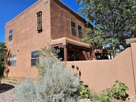 809 Don Diego Ave in Santa Fe, NM - Building Photo