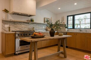 1560 S Calle Palo Fierro in Palm Springs, CA - Building Photo