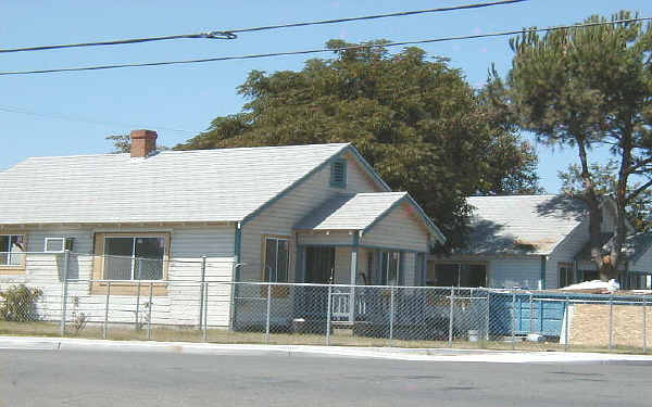 505 N Grant Ave in Manteca, CA - Building Photo