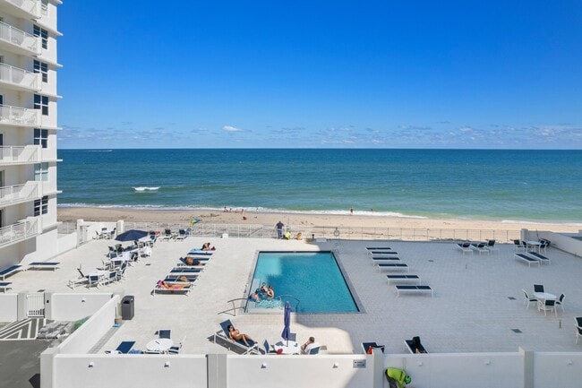4505 S Ocean Blvd in Highland Beach, FL - Building Photo - Building Photo
