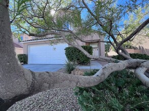 7855 Geyser Hill Ln in Las Vegas, NV - Building Photo - Building Photo