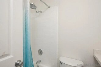 6735 Amherst St, Unit 2E in San Diego, CA - Building Photo - Building Photo