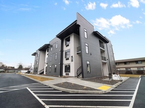 NEW apartments in Spokane Valley! in Spokane Valley, WA - Foto de edificio - Building Photo