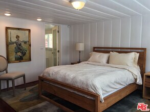 1572 N Beverly Glen Blvd in Los Angeles, CA - Building Photo - Building Photo