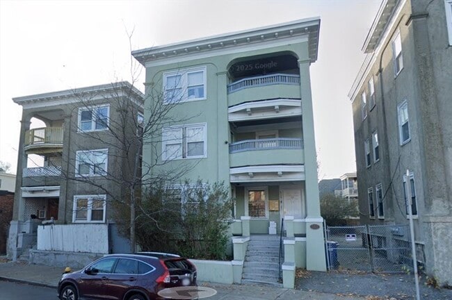 property at 513 Washington St