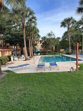 10725 Cleary Blvd in Plantation, FL - Building Photo - Building Photo