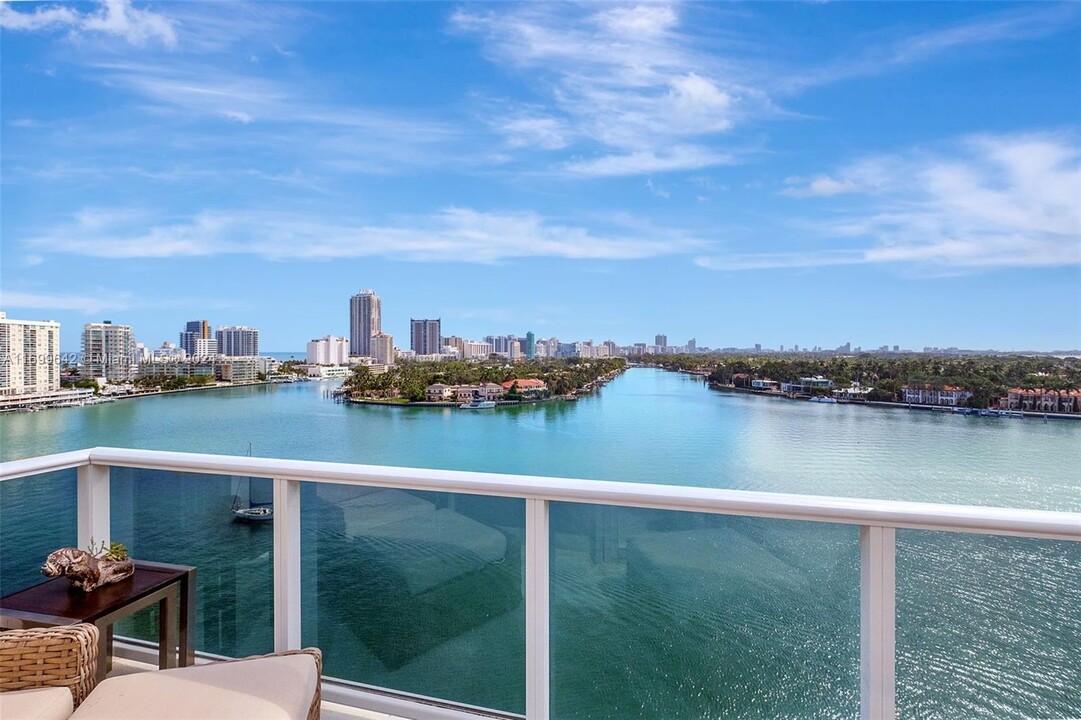 900 Bay Dr, Unit 1027 in Miami Beach, FL - Building Photo