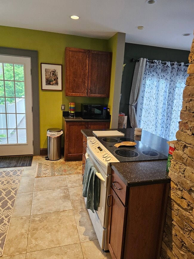 521 Memphis Ave in Madison, WI - Building Photo - Building Photo