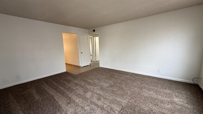 1973 Emma Lee Ln in Hanford, CA - Building Photo - Building Photo