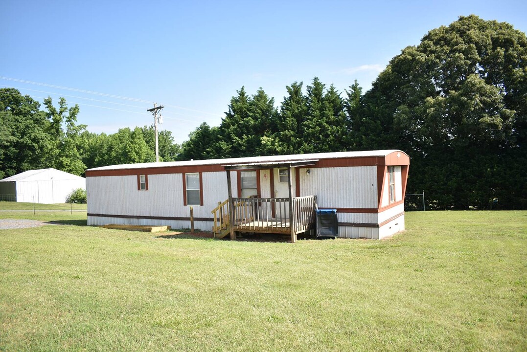 132 Gantt Rd in Vale, NC - Building Photo