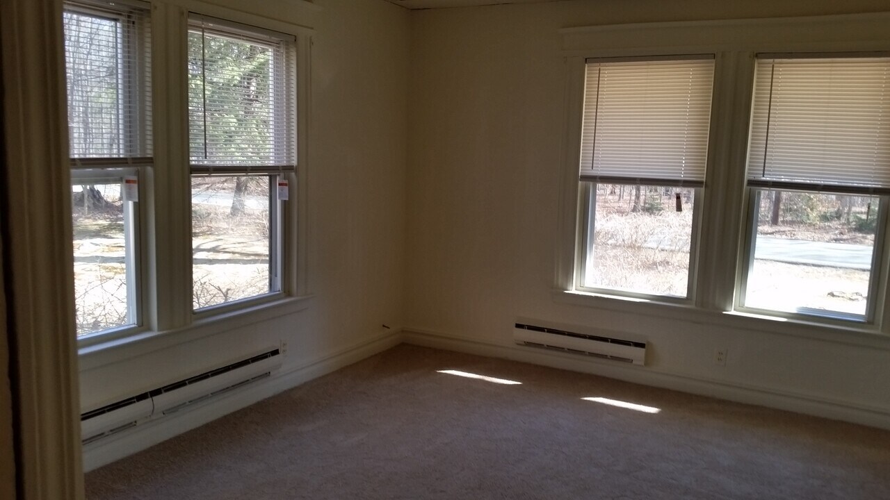 121 Cozy Lake Rd, Unit 1N in Jefferson, NJ - Building Photo