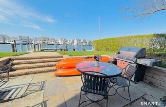 31 Atlantic Ave in Groton, CT - Building Photo - Building Photo