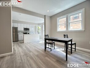 44 Long Ave, Unit 1 in Boston, MA - Foto de edificio - Building Photo