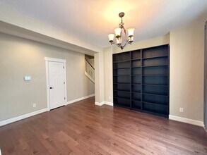 17681 SW Cody Ln in Beaverton, OR - Foto de edificio - Building Photo