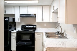 Ridge Apartments in Daytona Beach, FL - Building Photo - Building Photo