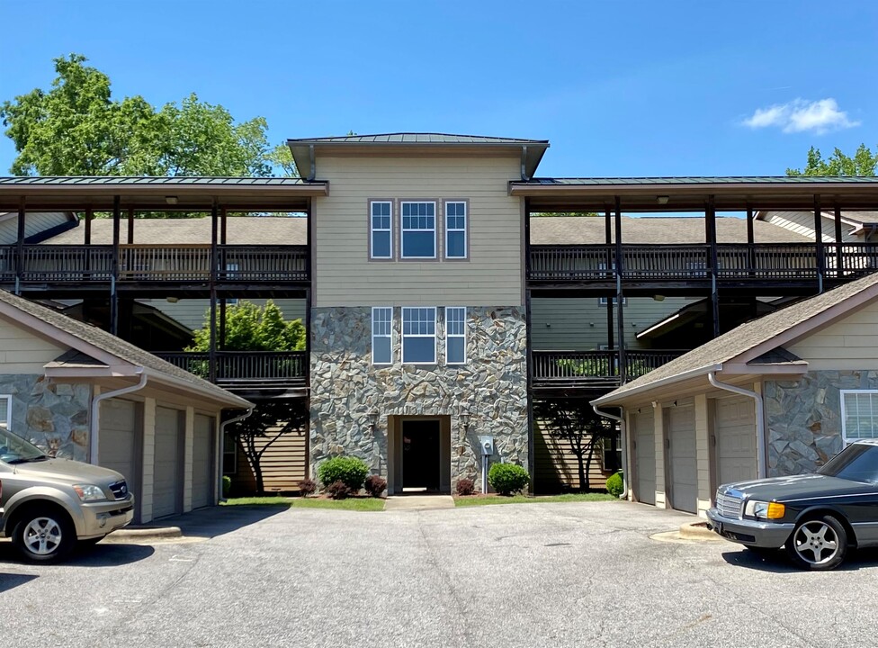 1611 Bluffside Dr in Fayetteville, NC - Foto de edificio
