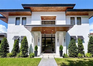 1515 Urbino Ave in Coral Gables, FL - Foto de edificio - Building Photo
