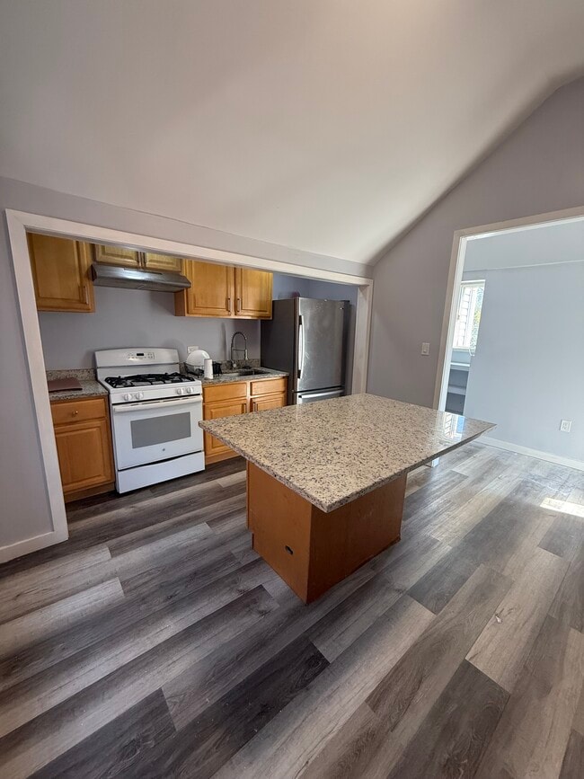 915 Westfield Ave, Unit #2