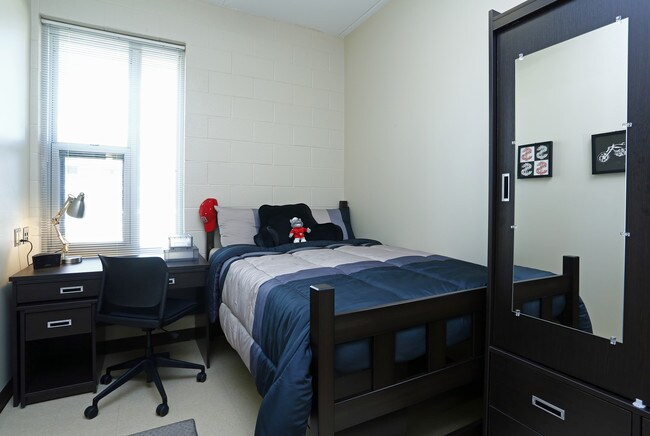NC State University Wolf Ridge Apartments in Raleigh, NC - Foto de edificio - Building Photo