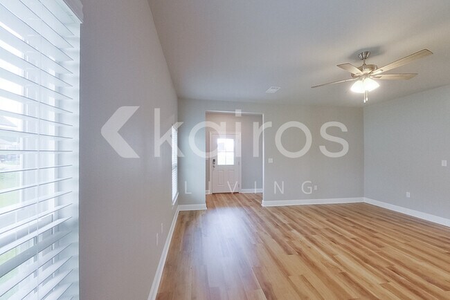 13748 Willowmore Dr in Denham Springs, LA - Building Photo - Building Photo