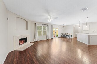 17502 S Summit Canyon Dr in Houston, TX - Building Photo - Building Photo