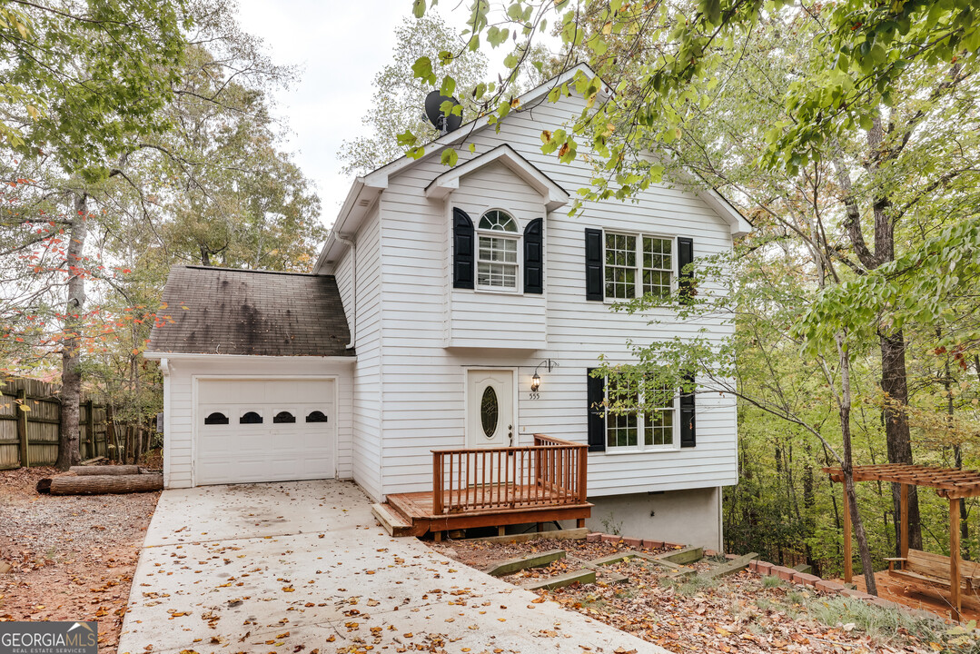 555 Snapfinger Dr in Athens, GA - Building Photo