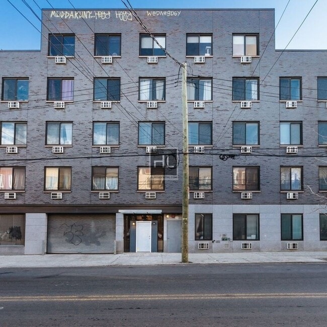 METROPOLITAN AVENUE