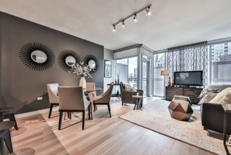 169 W Kinzie St in Chicago, IL - Building Photo - Building Photo