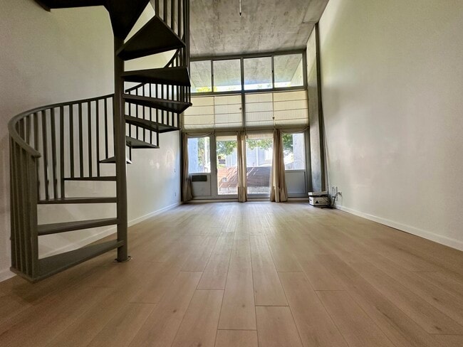 property at 855 Folsom St