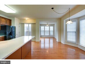 256 Hudson Dr in Phoenixville, PA - Building Photo - Building Photo