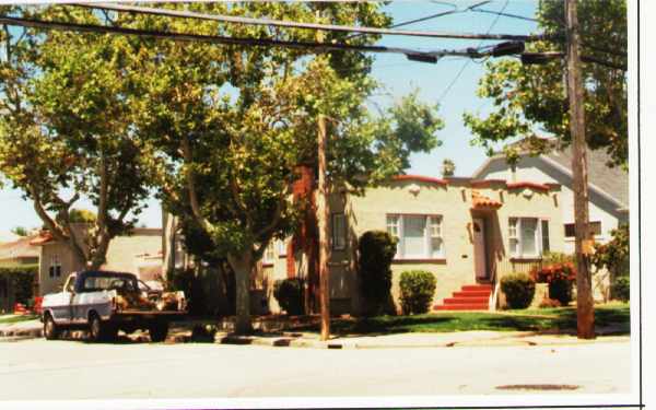 701 E 9th Ave in San Mateo, CA - Building Photo - Building Photo