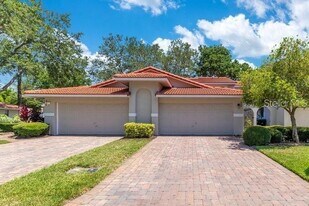 8035 Bayside View Dr in Orlando, FL - Building Photo