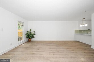 16110 Hayshire Ct in Gaithersburg, MD - Building Photo - Building Photo