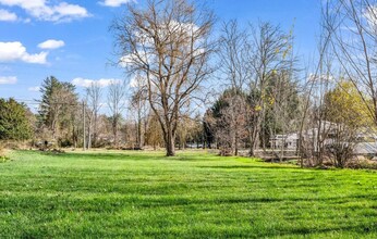 530 Whispering Hills Dr, Unit 4 in Hendersonville, NC - Building Photo - Building Photo