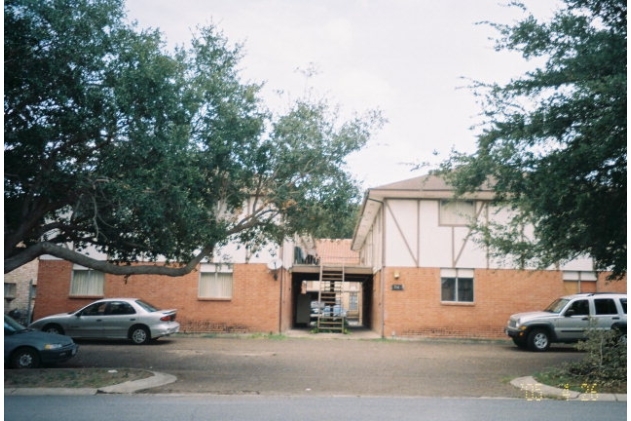 716 Toronto Ave in McAllen, TX - Foto de edificio