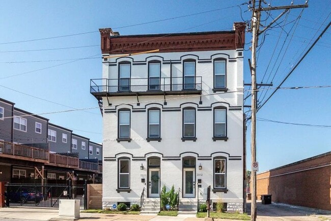 property at 2312 Pestalozzi St