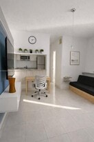 000 NW 84th St in Tamarac, FL - Building Photo