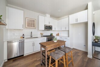 2355 Victoria Ave in San Luis Obispo, CA - Building Photo - Building Photo