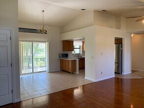 5272 Andris St in North Port, FL - Building Photo - Building Photo