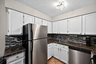 12083 E Harvard Ave in Aurora, CO - Building Photo
