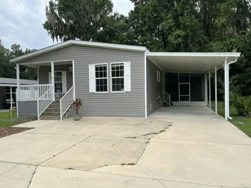 4824 NW 19th St in Ocala, FL - Foto de edificio