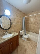 4051 NE 13th Ave, Unit 543 in Oakland Park, FL - Building Photo - Building Photo