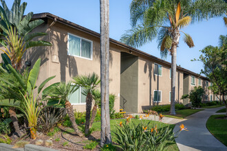 Idylwood Apartments in Fullerton, CA - Building Photo - Building Photo