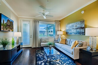 One North Scottsdale Apartments in Scottsdale, AZ - Foto de edificio - Building Photo