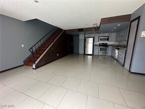 5457 Escondido St in Las Vegas, NV - Building Photo - Building Photo