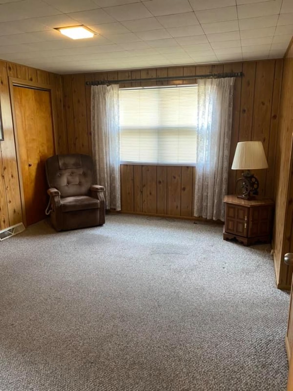 206 Thompson Ave in Donora, PA - Foto de edificio - Building Photo