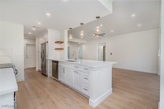 76 4th St in Bonita Springs, FL - Building Photo - Building Photo