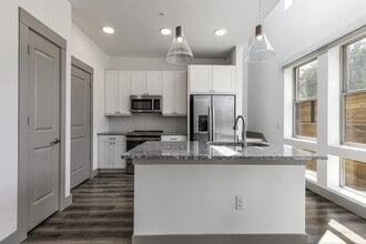 Alexan Braker Pointe in Austin, TX - Building Photo - Building Photo