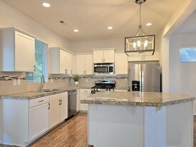 1300 92nd Ave NE in Lake Stevens, WA - Building Photo