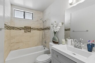 Village Green in Moreno Valley, CA - Building Photo - Interior Photo